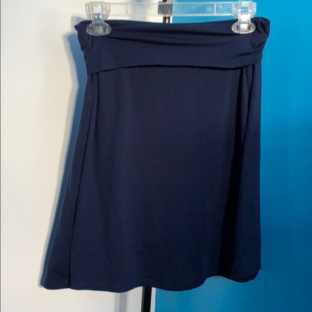 navy blue skirt